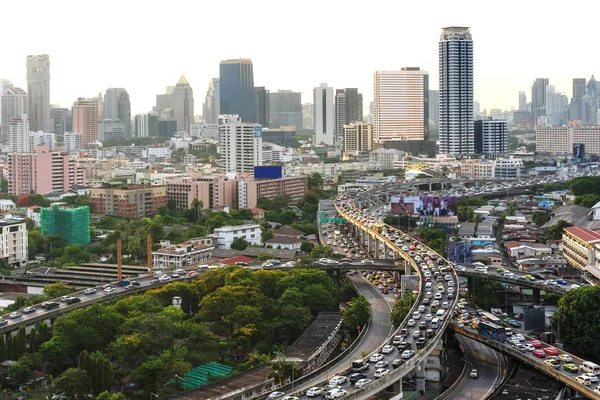 L'autoroute de Bangkok dans le quartier des affaires — Photo