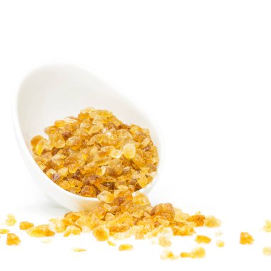 Rock şeker beyaz kase üzerinde 