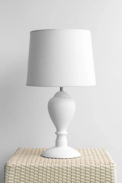 Винтажная белая лампа — стоковое фото