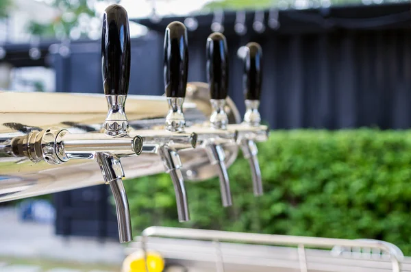 Bier Dispenser apparatuur — Stockfoto