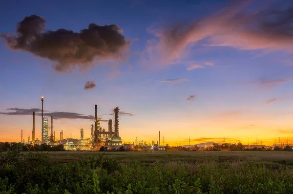 Ropy naftowej rafinerii przemysł roślina — Zdjęcie stockowe