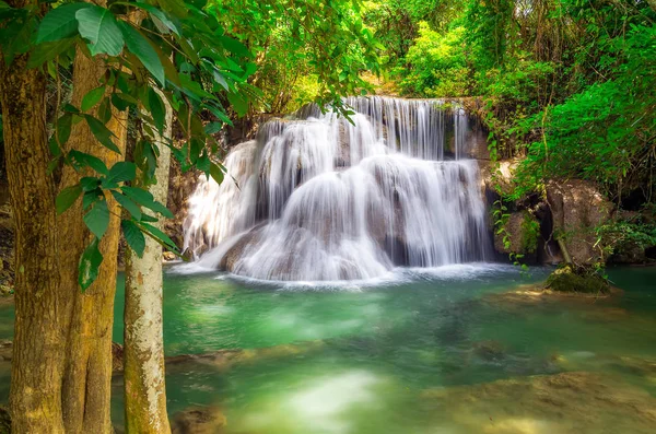 Landscape of Huai Mae Kamin waterfall — Stock Photo, Image