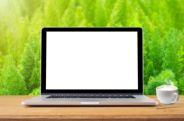  Masada boş ekran olan dizüstü bilgisayar 