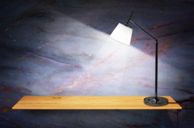 ahşap kitaplık lamba 