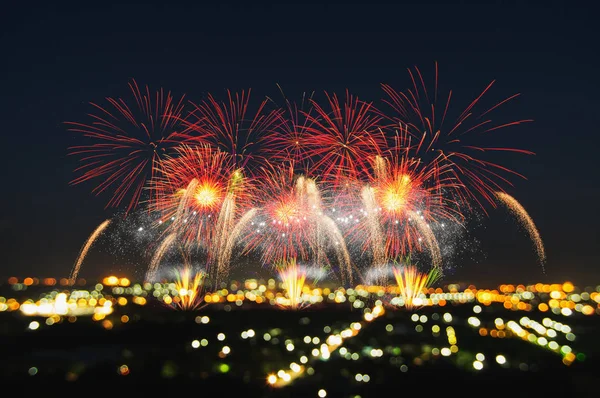 Gyönyörű tűzijáték ünnep — Stock Fotó
