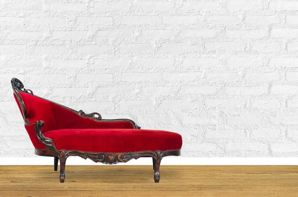Интерьер с красным креслом — стоковое фото
