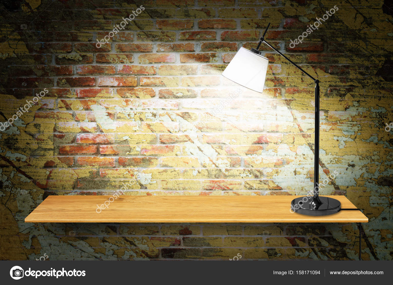 lamp op houten boekenkast — Stockfoto © nirutdps #158171094 lamp op houten boekenkast — Stockfoto © nirutdps #158171094