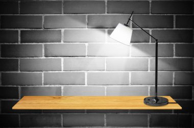 ahşap kitaplık lamba 