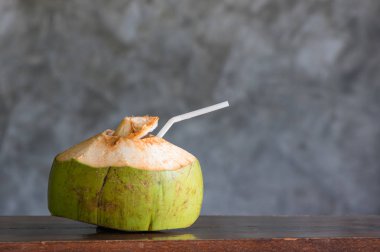 Hindistan cevizi ahşap masa