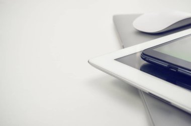 Tablet pc ve dizüstü fare ile telefon