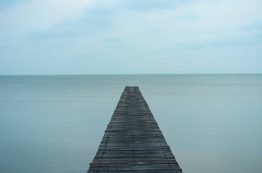  denize giden köprü