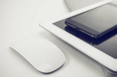 Tablet pc ve dizüstü bilgisayar ile telefon