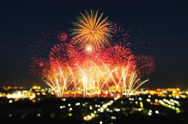 Belo fogo de artifício para celebração — Fotografia de Stock