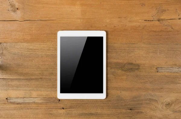 Цифровой планшет с пустым экраном — стоковое фото