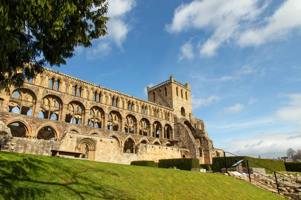 Jedburgh Abbey kalıntıları, (12. yüzyıl) İskoç sınırlarında