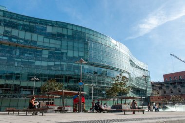 Bizkaia Meydanı 'ndaki Bask hükümet binası, Bilbao, Bizkaia, Bask Ülkesi, İspanya