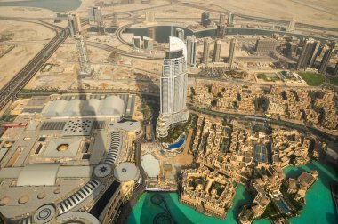 Emaar binası ve şehir merkezi, Burj Halife, Dubai, Birleşik Arap Emirlikleri, Orta Doğu.