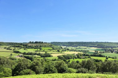 Cam Peak, Cotswolds, Gloucestershire, İngiltere 'den Cam Long Down kırsalının manzarası