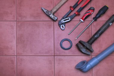 Kolay tesisat işi için kullanılan araçlar ...