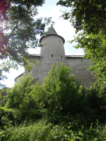 Pskov Kremlin eski kule
