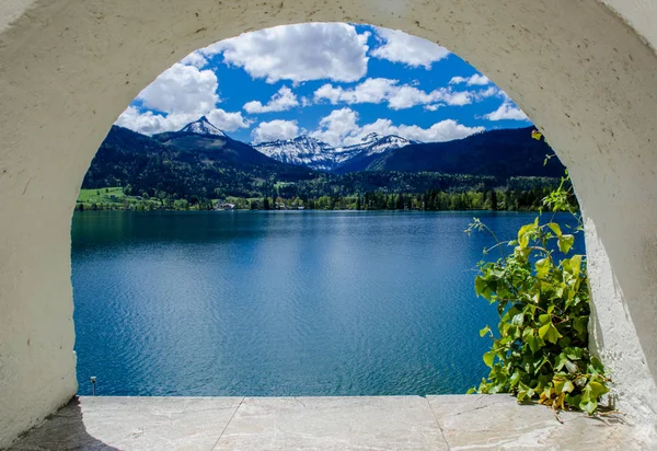 Austria Jezioro Okno Podróż Widok Wiosna — Zdjęcie stockowe