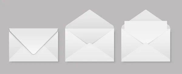 Conjunto de envelopes realistas mockup. Vetor —  Vetores de Stock