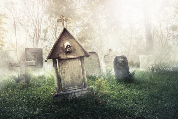 Gravestone with fog and  lighting — Stock Photo, Image