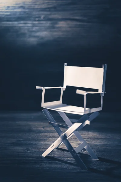 Режисерський стілець на фоні — стокове фото