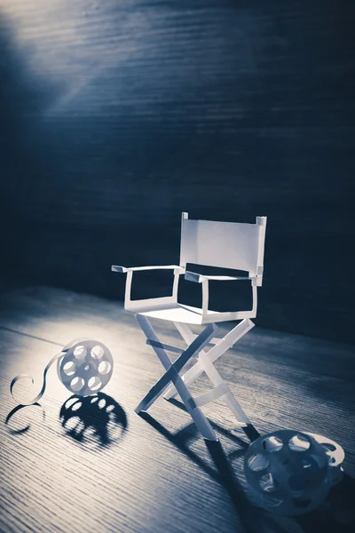 Cadeira de diretor feita de papel — Fotografia de Stock