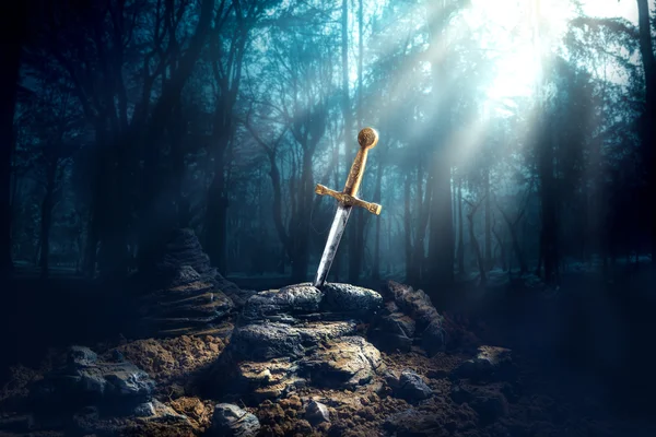 Svärdet i stenen excalibur — Stockfoto