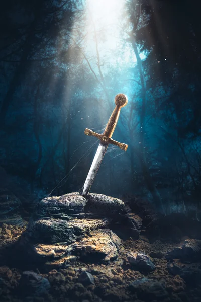 Svärdet i stenen excalibur — Stockfoto