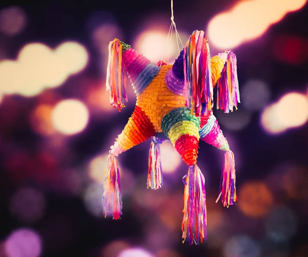 Mexikanska pinata används i posadas och födelsedagar — Stockfoto