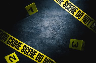 delil işaretleri dramatik aydınlatma ile