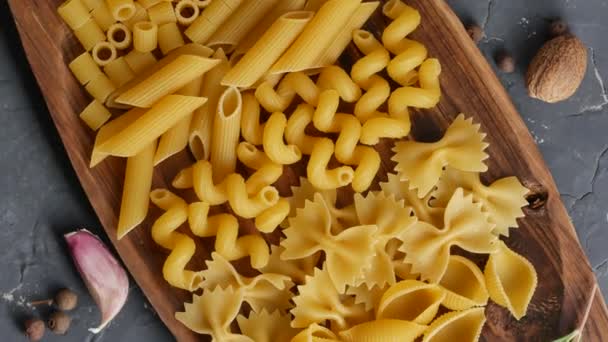 Varias pastas. Concepto de cocina. Vista superior — Vídeos de Stock