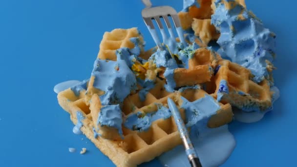 Gofres dulces. Diseño de arte pop, concepto creativo de comida artificial . — Vídeo de stock