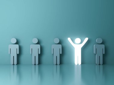 Kalabalık ve farklı yaratıcı fikir kavramlar, bir parlak ışık adam kollarını geniş açık yeşil arka plan üzerinde diğer insanlar arasında ayakta öne