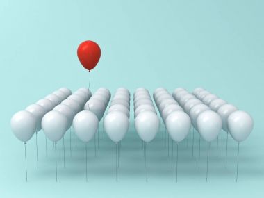 Kalabalık ve farklı fikir kavramı, yansımaları ve gölgeler ile açık yeşil pastel renk arka plan üzerinde beyaz diğer balonları uzak uçan bir kırmızı balon öne. 3D