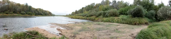 Panoramic landscape of the Western Dvina (Daugava) river in autumn — Stock Photo, Image