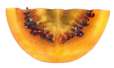 Beyaz arka plan üzerinde izole tamarillo (ağaç domates) meyve dilim