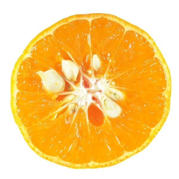 Rebanada de mandarina con semillas aisladas sobre fondo blanco —  Fotos de Stock