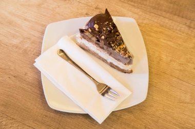  Çatal ve plaka ev yapımı çikolata cak parçası ile yakın çekim