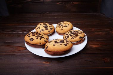 Tatlı pişiren kurabiyeler