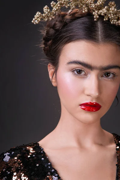 Ressam Frida 'nın suretindeki kız.