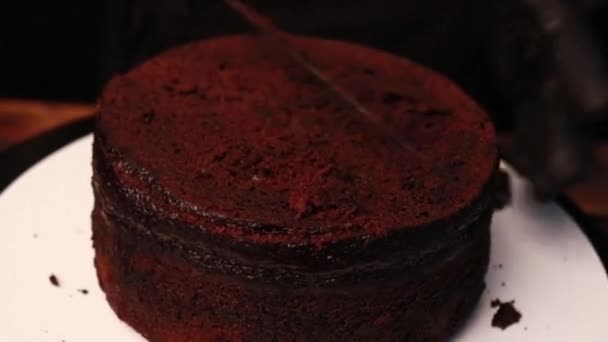 장갑을 손으로 케이크를 만드는 — 비디오