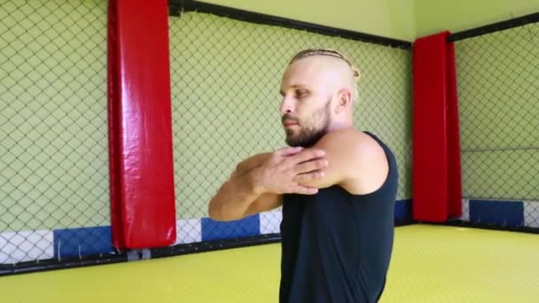Male Kickboxer Goes Sports Gym — Stock Video