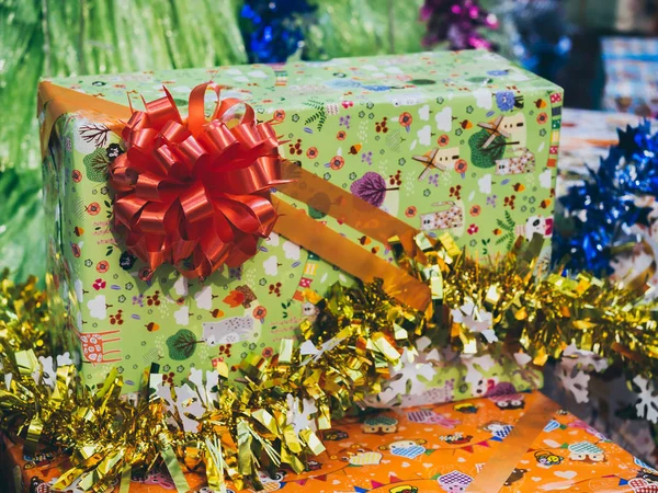 Coloridas cajas de regalo fondo . —  Fotos de Stock