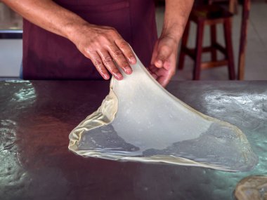 Roti yapımı, Roti yapımı un. Roti yapımı yağlı. Hint yemeği.