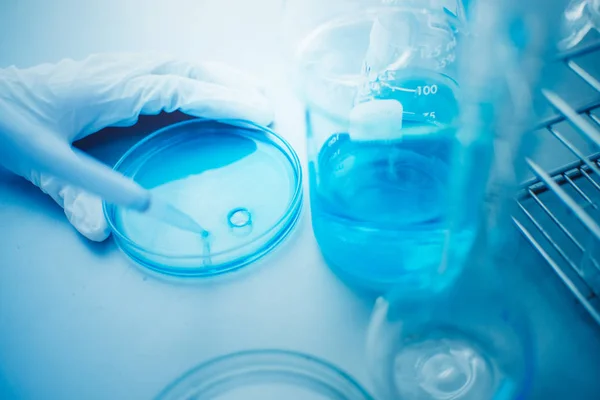 Test tüpleri closeup, laboratuvar araştırma ve geliştirme kavramı
