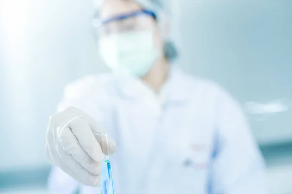 kadın bilim adamı örnek Laboratuvar analiz