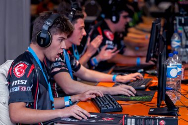 Esport etkinliğindeki oyuncular.
